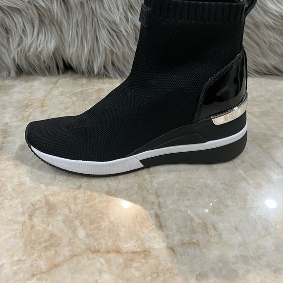 Michael Michael Kors Women’s Skyler Wedge Bootie Sock Sneakers. New - Picture 4 of 10